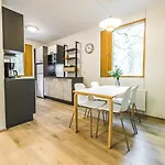 Kruunupuisto 4* פונקהריו