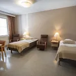 Kruunupuisto 4* פונקהריו