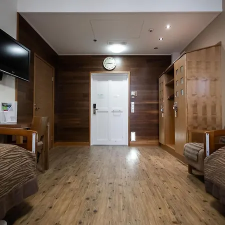 Kruunupuisto 4*