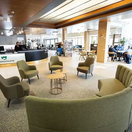 Kruunupuisto Szálloda