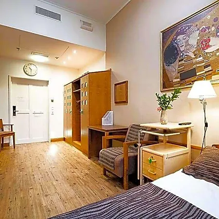 Hotel Kruunupuisto 4*