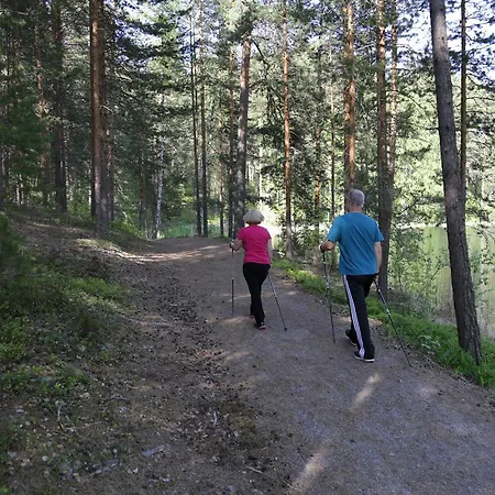 Kruunupuisto Szálloda 4*