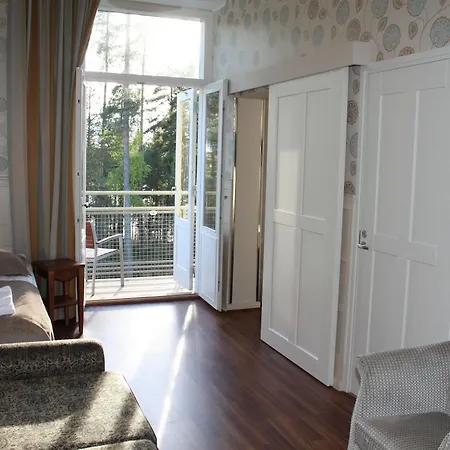Kruunupuisto 4*