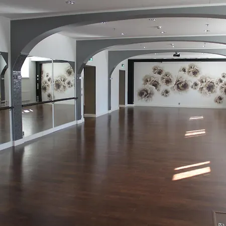 Kruunupuisto Szálloda